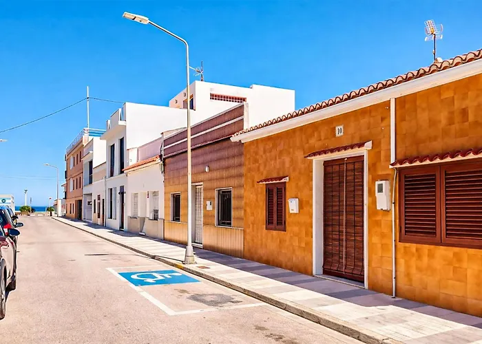 3 Bedroom Cozy Home In Oliva